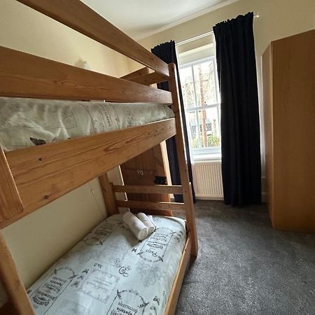 The Buxton Retreat A Luxurious 3-Storey Townhouse With Four Poster Bed And Double Jacuzzi Bath" ภายนอก รูปภาพ